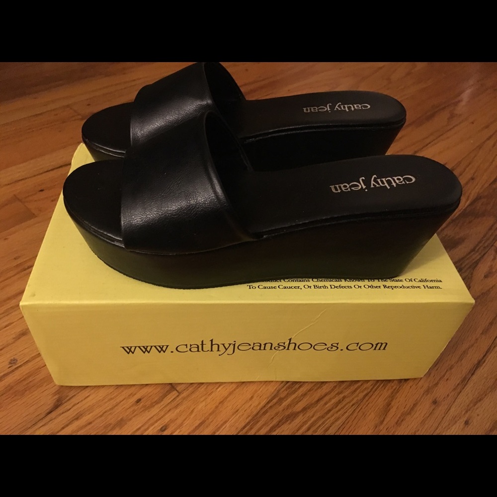 Shoes - Picture 5 of 7